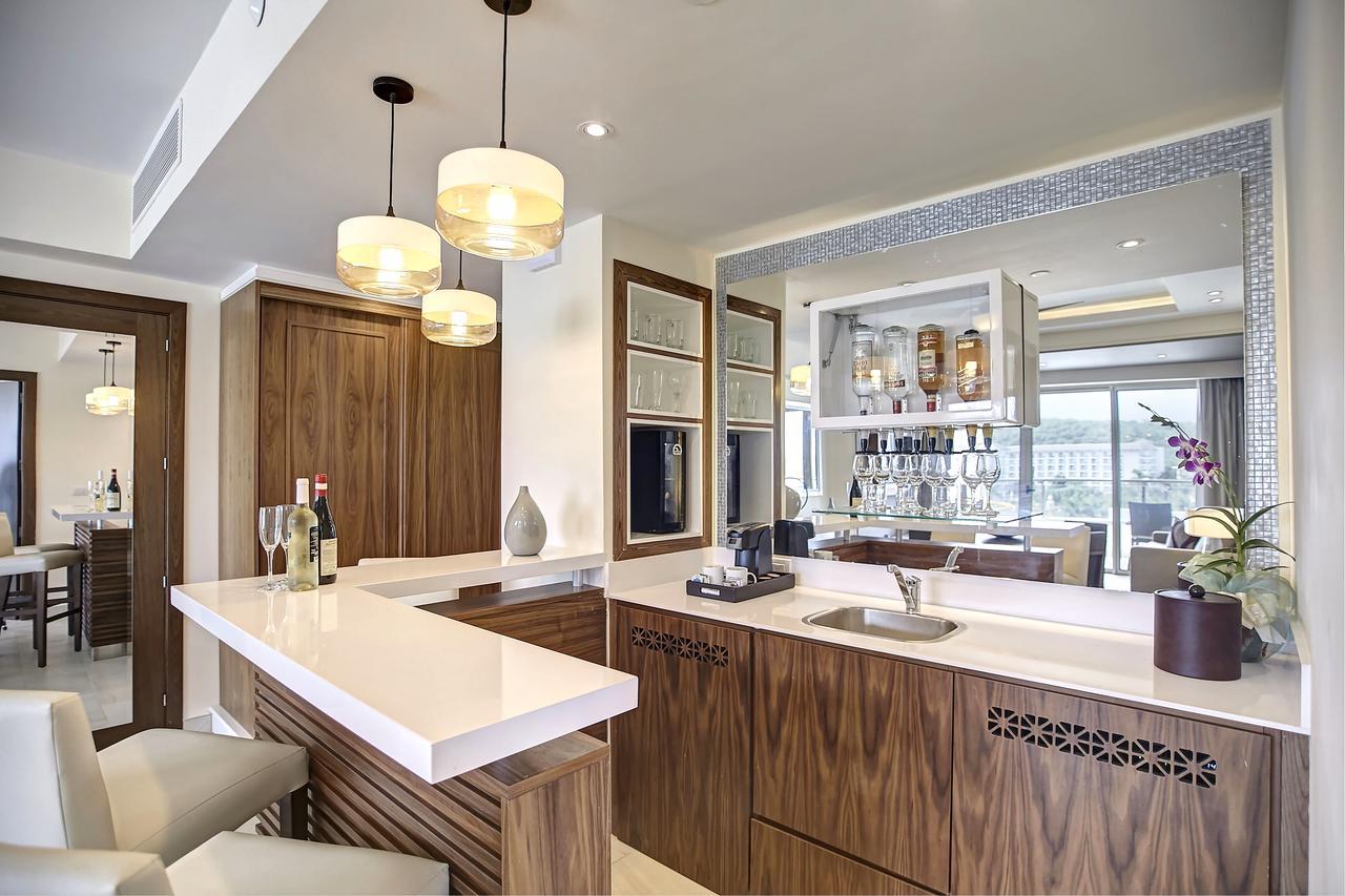 Luxury Presidential Two Bedroom Ocean View Diamond Club