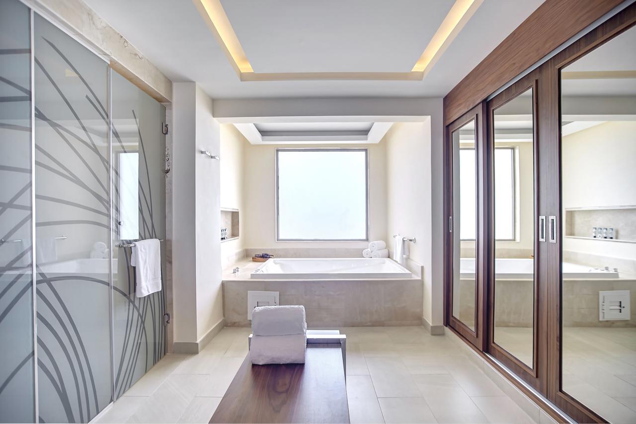 Luxury Presidential One Bedroom Ocean View Diamond Club